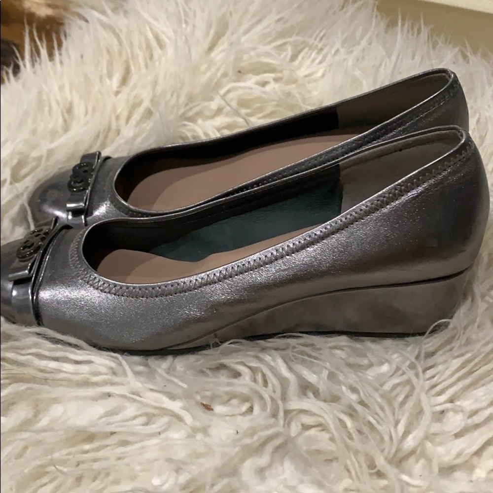 Shoes - Picture 2 of 6